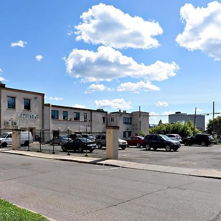 Ottawa Inn Hotel Exterior photo
