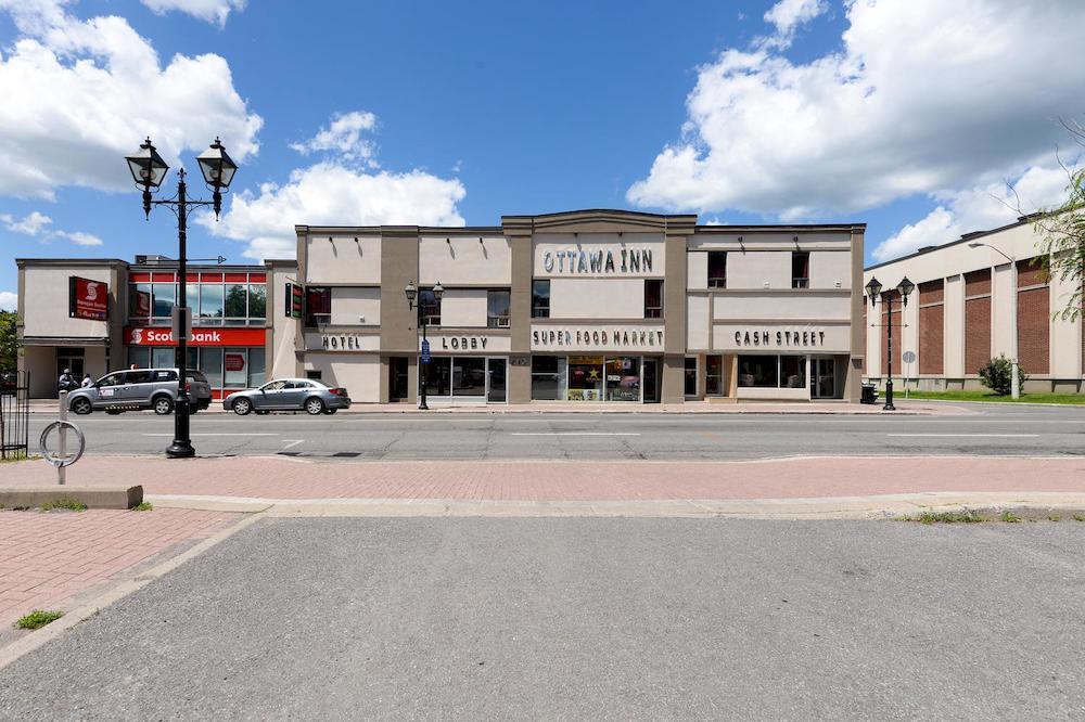 Ottawa Inn Hotel Exterior photo